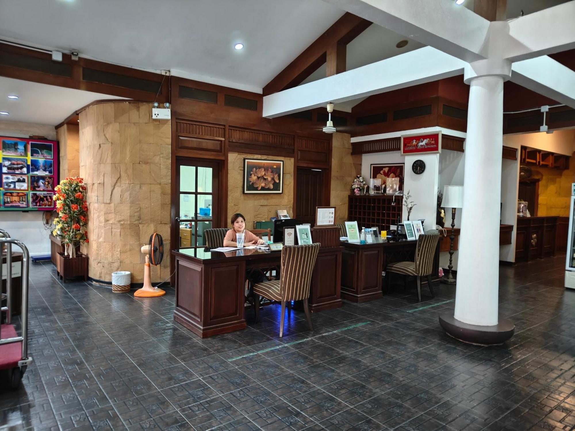 Phuket Leelavadee Hua Ting Resort Patong Exterior photo