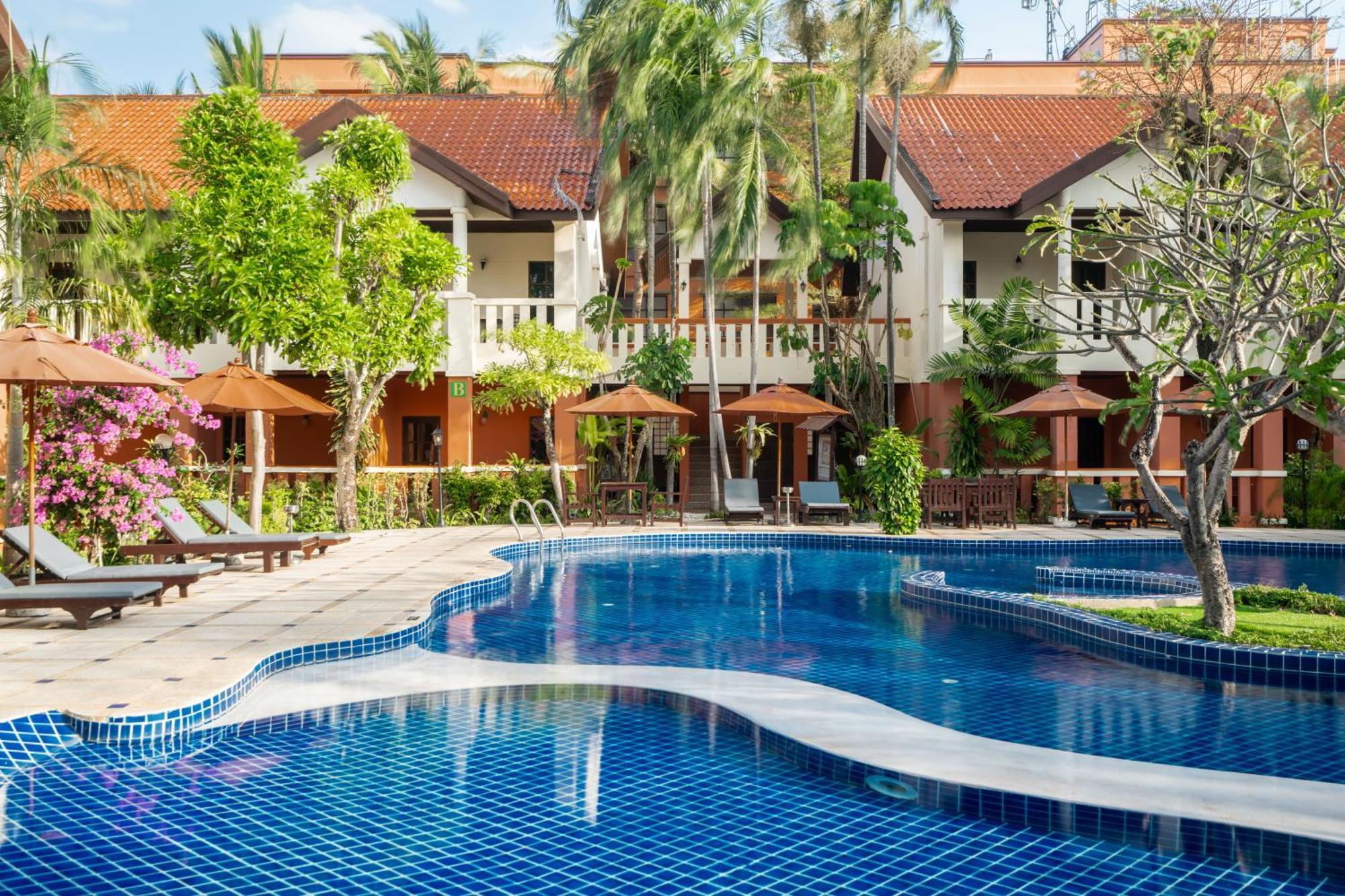 Phuket Leelavadee Hua Ting Resort Patong Exterior photo