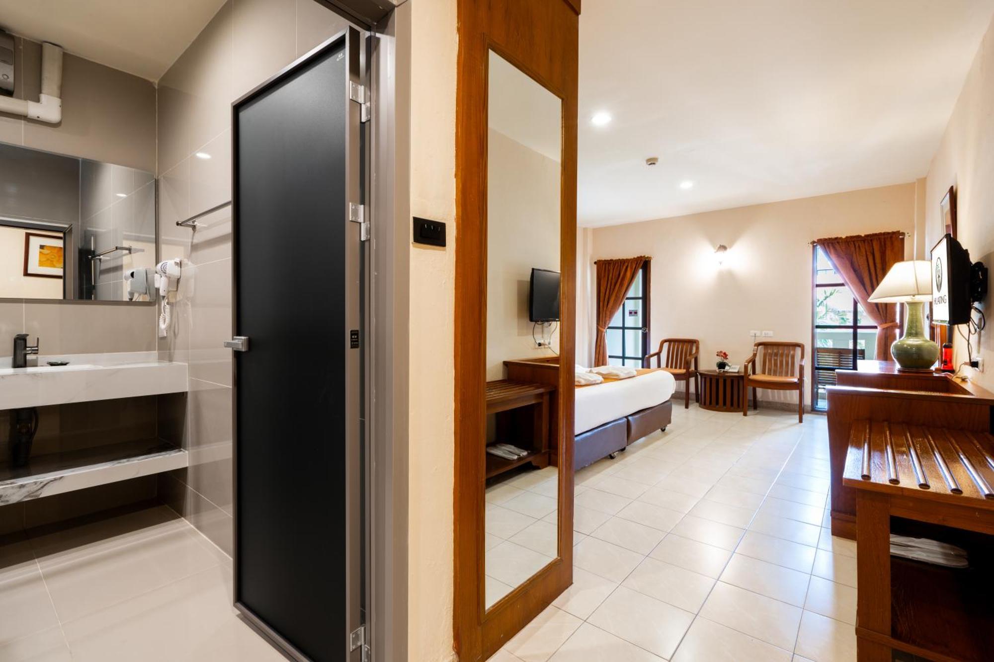 Phuket Leelavadee Hua Ting Resort Patong Exterior photo