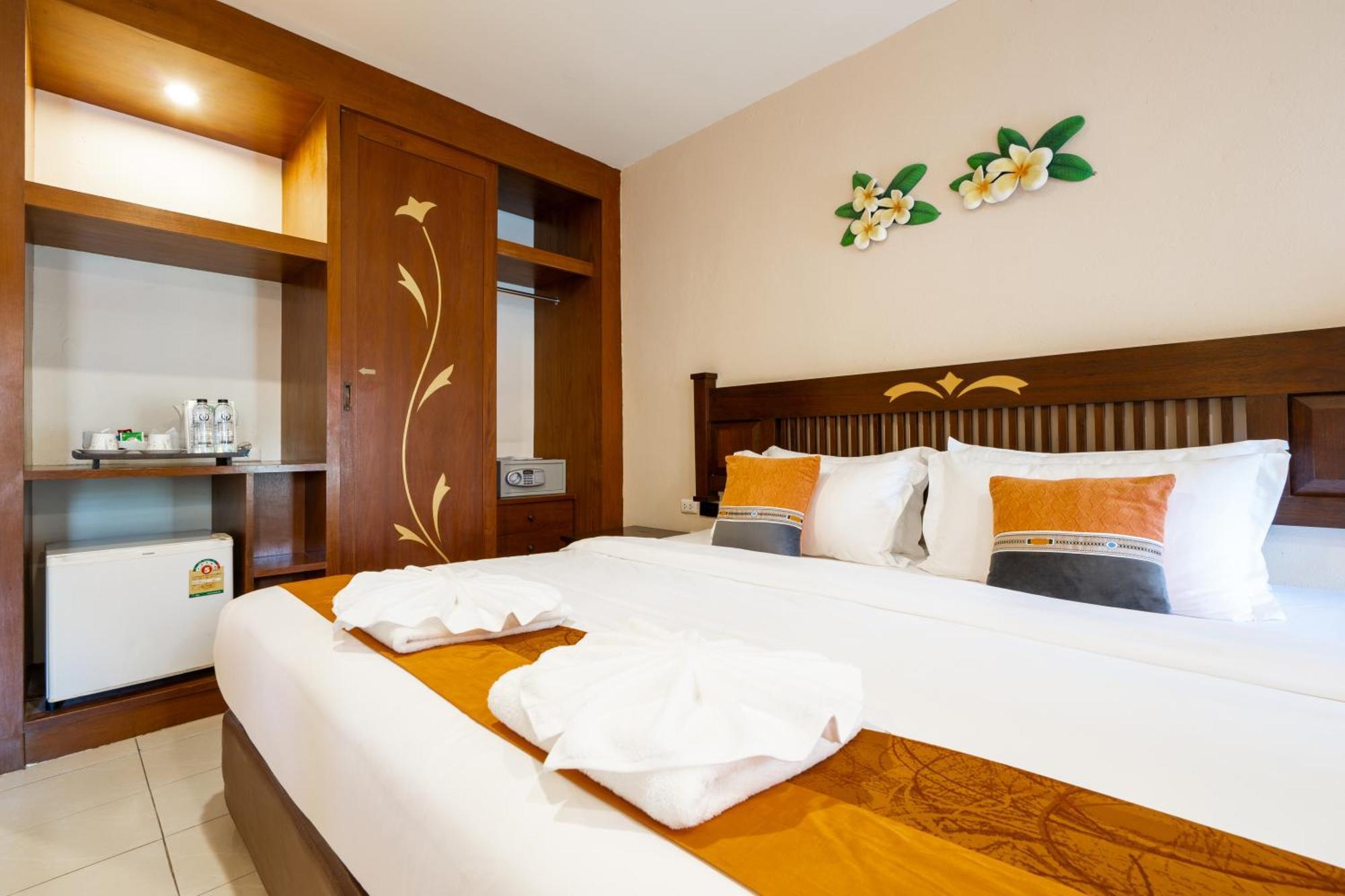Phuket Leelavadee Hua Ting Resort Patong Exterior photo