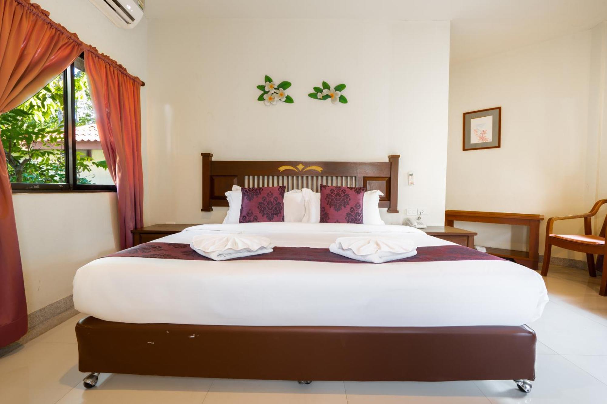 Phuket Leelavadee Hua Ting Resort Patong Exterior photo
