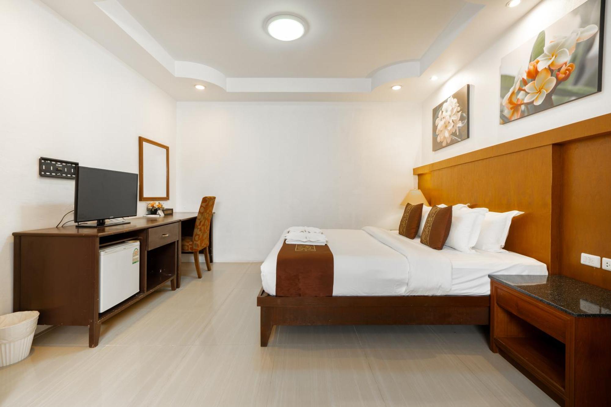 Phuket Leelavadee Hua Ting Resort Patong Exterior photo